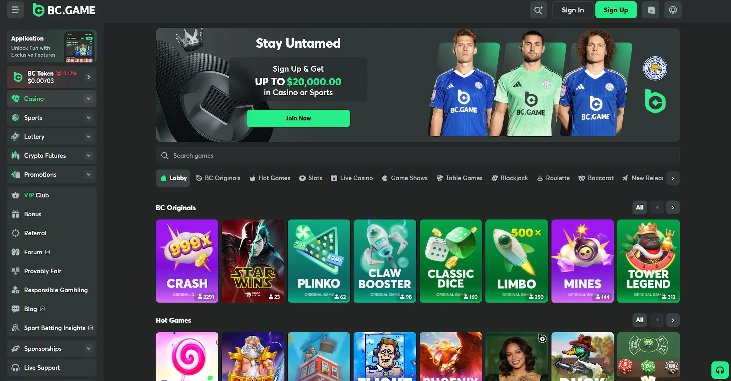 BC.Game casino frontpage showing sing up offer, online pokies and site navigation